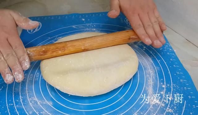  [香甜]面包别再烤着吃了，锅里一焖，比蛋糕香甜好吃，新手也能一次成功