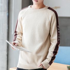 天气慢慢转凉了，这款毛衣是今年特别流行的款式，穿上特别有品味