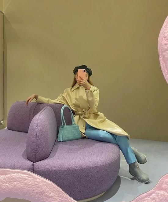  马卡龙色■告别黑色沉闷 买个彩虹色包包甜一下