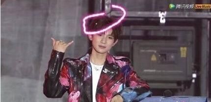 TF演唱会王源疑似被激光笔射眼睛?谢娜住院发微博网友却不买账?