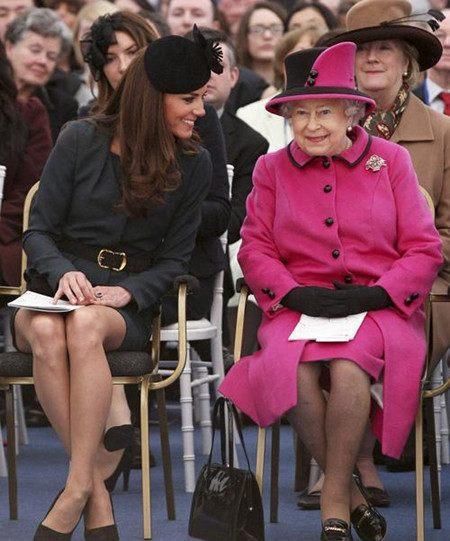 戴安娜与凯特王妃同为时尚媳妇，而英女王对其态度竟然完全不同