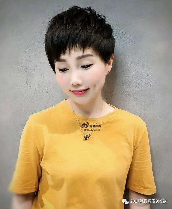 9月，短眉头，必然大火!喜欢这款发型的妹子剪剪剪吧!