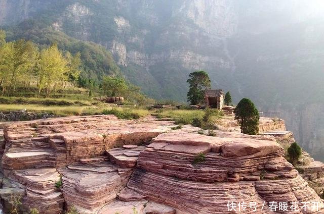 国内最神秘的村庄,全村人出村全靠攀岩,“与世隔绝”的村庄