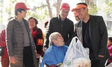 农村老人每人每月将补发250元 4月份发放到位 别少领了！