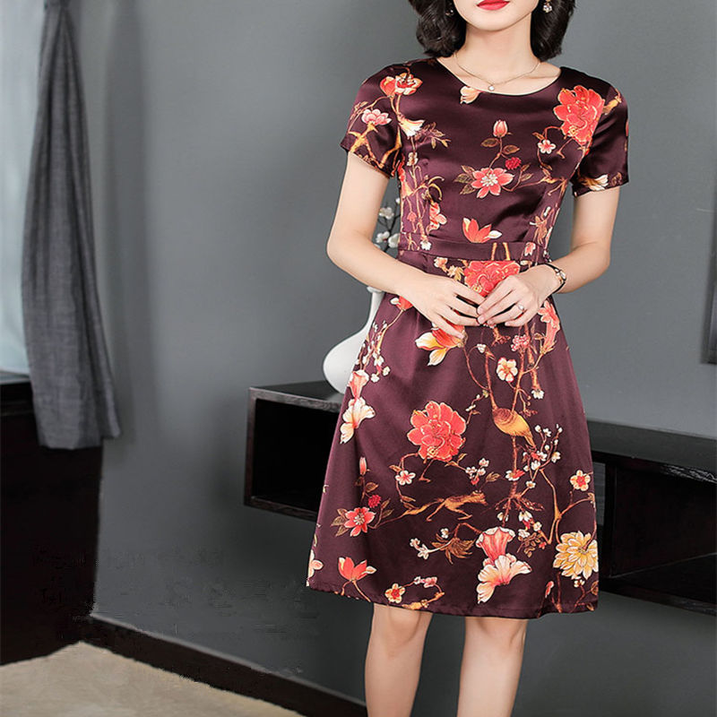 婚宴别穿老式旗袍!推荐几款“大牌”礼服，台下掌声响成一片