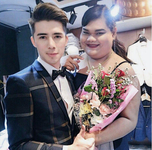 她不喜欢穿内衣，被骂太丑！结果化上妆，瞬间惊艳全场