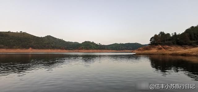 走遍信丰之白兰水库，发现这里干涸，可以见河床了