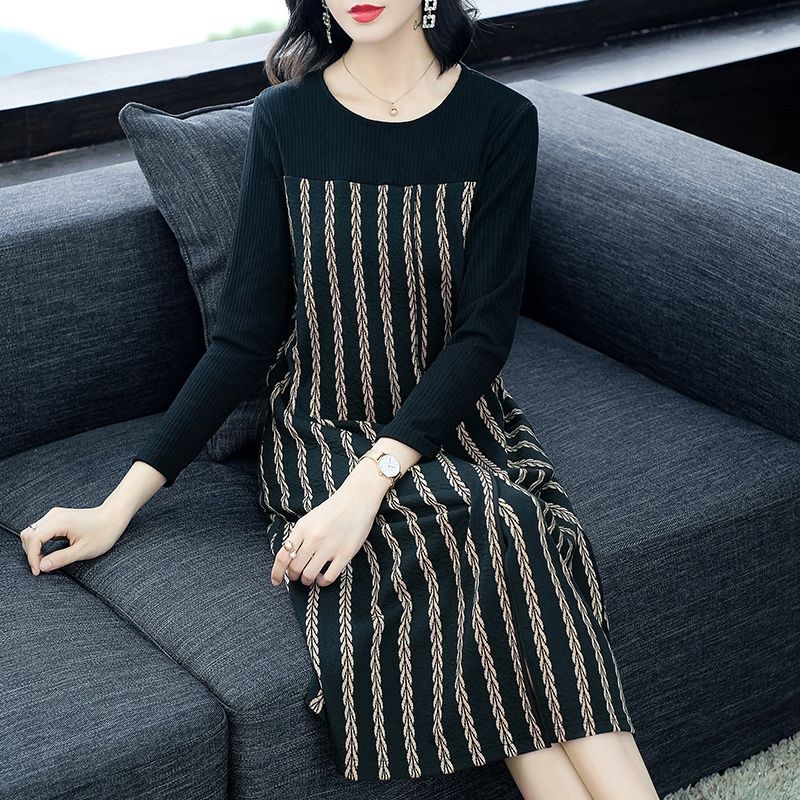 无意间遇见:昨天提前上新的秋裙，竟比旗袍还迷人，简直谁穿谁美