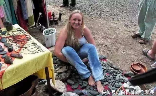  「玉石」谁说老外不玩奇石, 看看国外的石头市场是啥样!