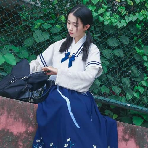  [看起来十]汉服和汉元素相互兼容，也许不被认可，但汉元素真的也很美