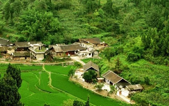 农村老话“要想日子过得好，丑妻薄地破棉袄”，这是咋回事？