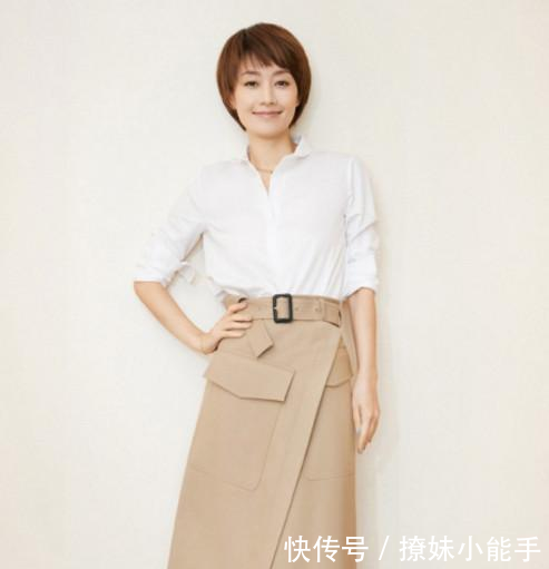 马伊琍宣布停工后,照片被曝小腹凸起,整身穿搭看起来超有范