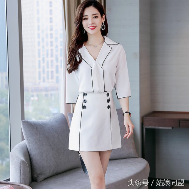 70、80后秋天不知道怎么穿?学学下面穿包裙套装，气质时髦显美嫩