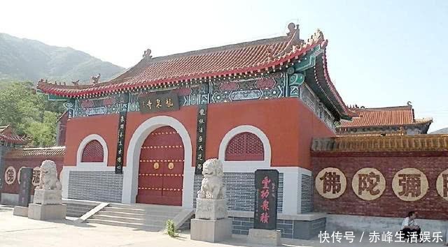 中国最厉害的佛寺,大量名校高材生在此出家,因名字简单总被混淆