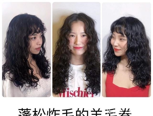 『时髦』今冬流行“逆龄”款发型,越剪越显小,时髦卷发造型更百搭