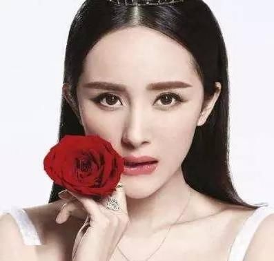  典型@双眼皮、一字眉已经过时了，现在流行「初恋脸」！