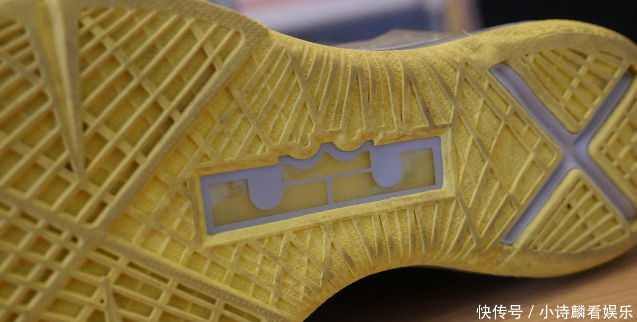  [中底]7年前火爆全网的实战神鞋！它见证了詹姆斯和Nike的巅峰