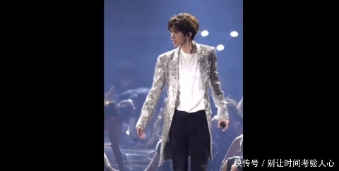 蔡徐坤江苏跨年重生