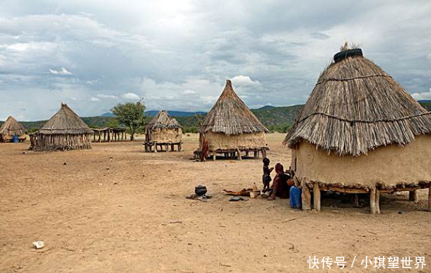 世界上钱最多的两个国家:一个把钱当纸卖,另一个豪车满地跑