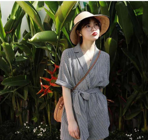 女生连体裤该怎么上厕所？看完双眼含泪：没错，就是那样