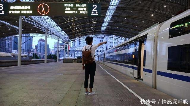 中国最舒适的卧铺，不仅价格非常实惠，行车速度也比火车快多了