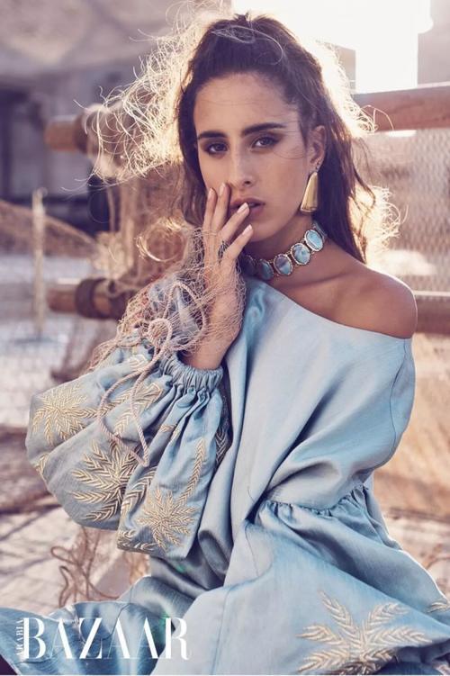 不走秀就回去继承家业？沙特史上第一位走上高定秀场的模特就是她