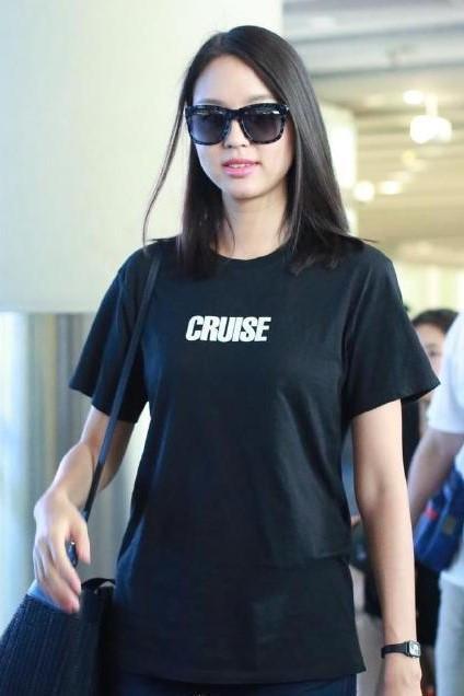 看了张梓琳的腿, 男人都要怀疑人生了! 这长腿连不少男人都羡慕!