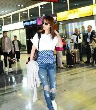 同是42岁的马伊俐跟林心如，感觉相差一个世纪 网友：逆天了