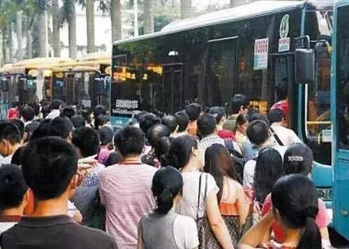 奇葩|四川首例!核载9人实载20人,驾驶人和车主双双被追刑 网友:奇葩
