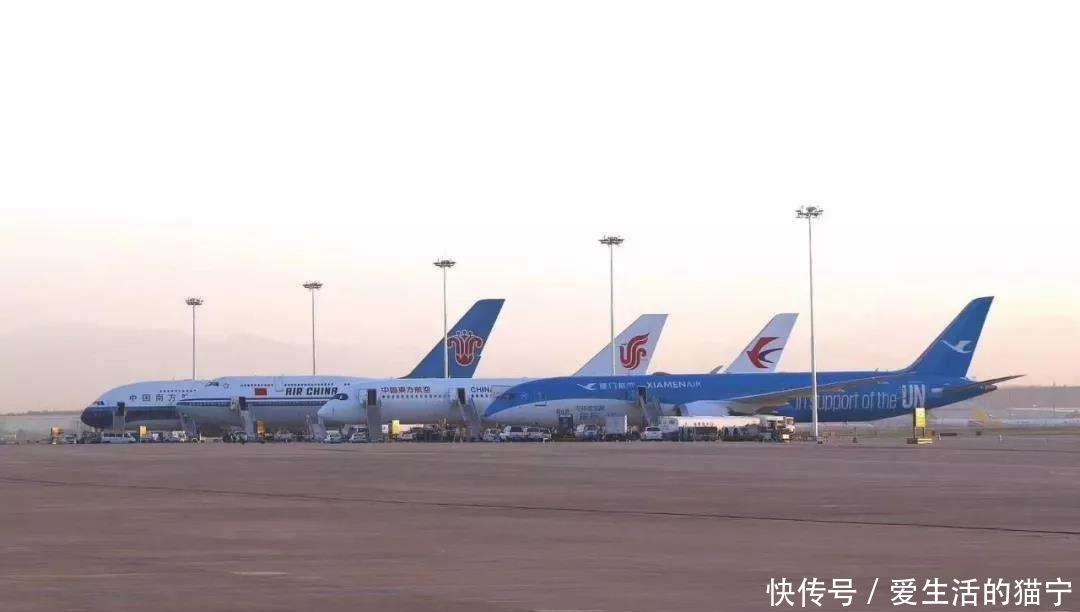  机场@中国最大的机场，没有柱子却可抵御17级大风，被誉为第七大