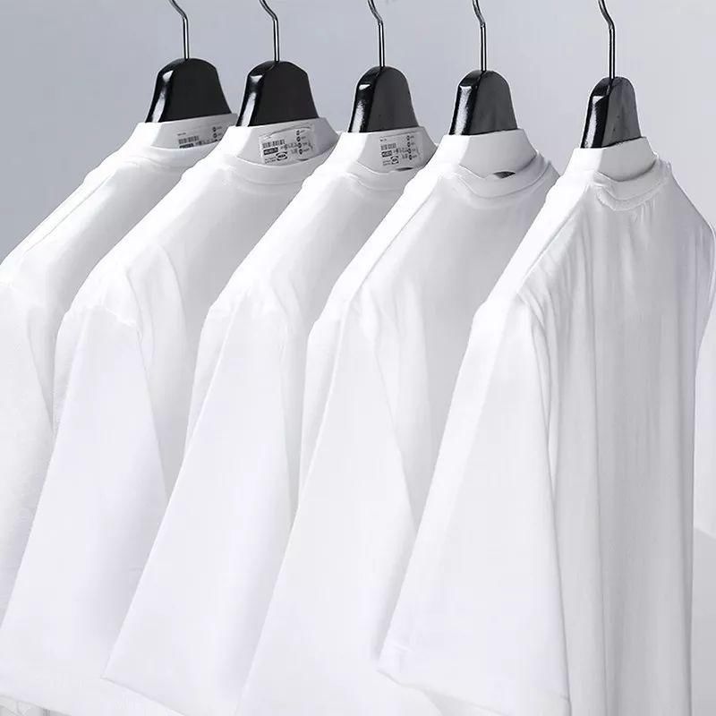 简单到极致的魔力!穿上就脱不下来的白T恤。