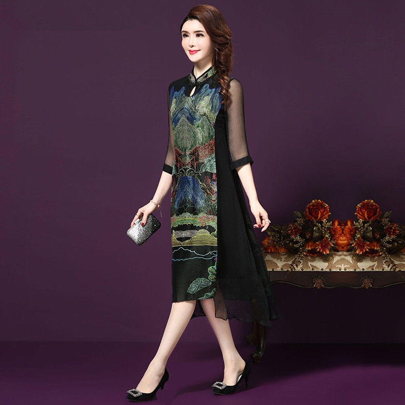 48岁女人穿衣不要选大码，显嫩的就是穿紧身连衣裙，上身太美了