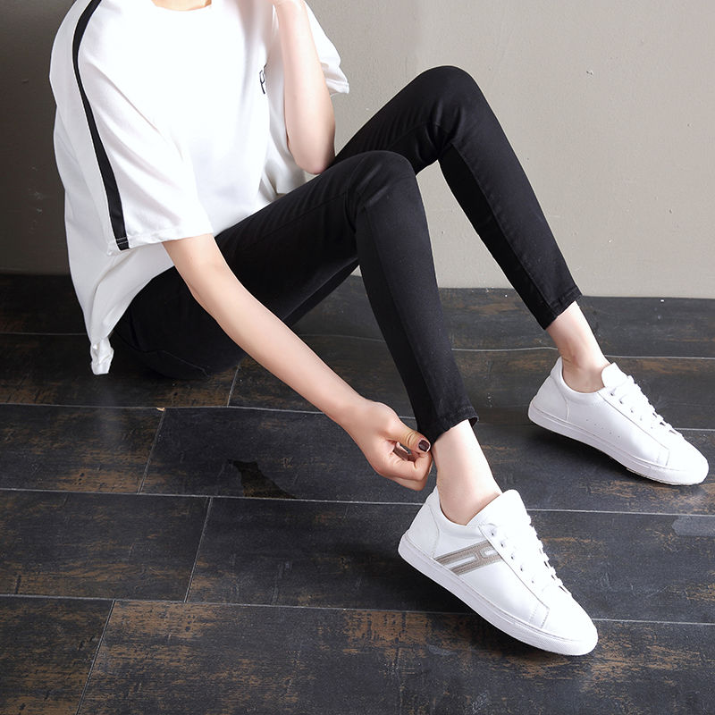 还再穿老土的打底裤，看看新款小脚裤，洋气的不得了