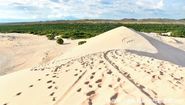世界最“幸运”的沙漠,本该黄沙漫天毫无生机,而它却湖泊遍地!