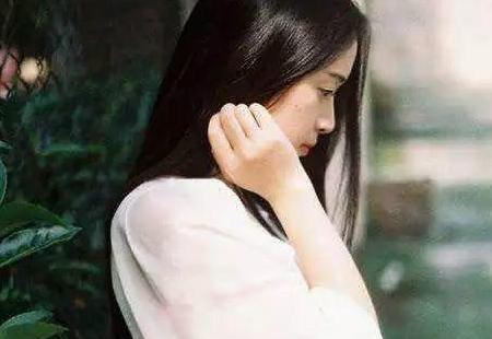 有这4个特征的女生,戴眼镜更好看!特别第2个,堪比“整容”!