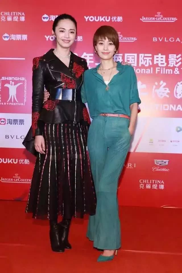 看了Ella的连体裤，再看看马伊琍，好想对文章说句：好好珍惜