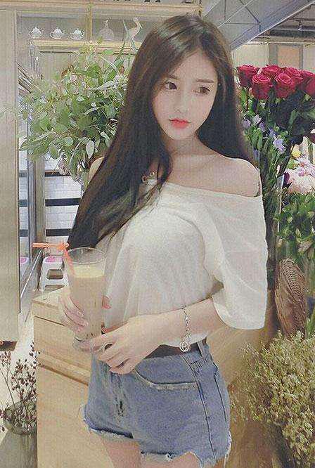 对于时尚紧身裤，搭配起来还是带着，那种心动的感觉