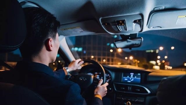 滴滴豪华车司机月入三四万，滴滴豪华车司机到底是怎样一群人？