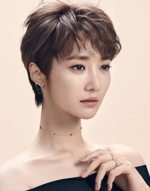  『短发』不管多大年纪女人，别被这3款短发“迷惑”，显老气有大妈既视感