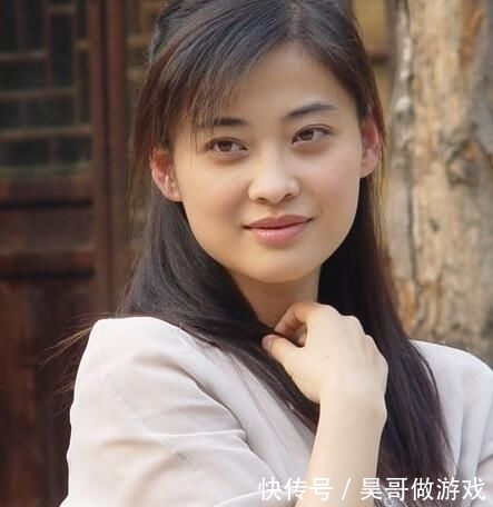  「丈夫」她是章子怡刘烨同学，曾将丈夫捧红却被抛弃，如今45岁成人生赢家