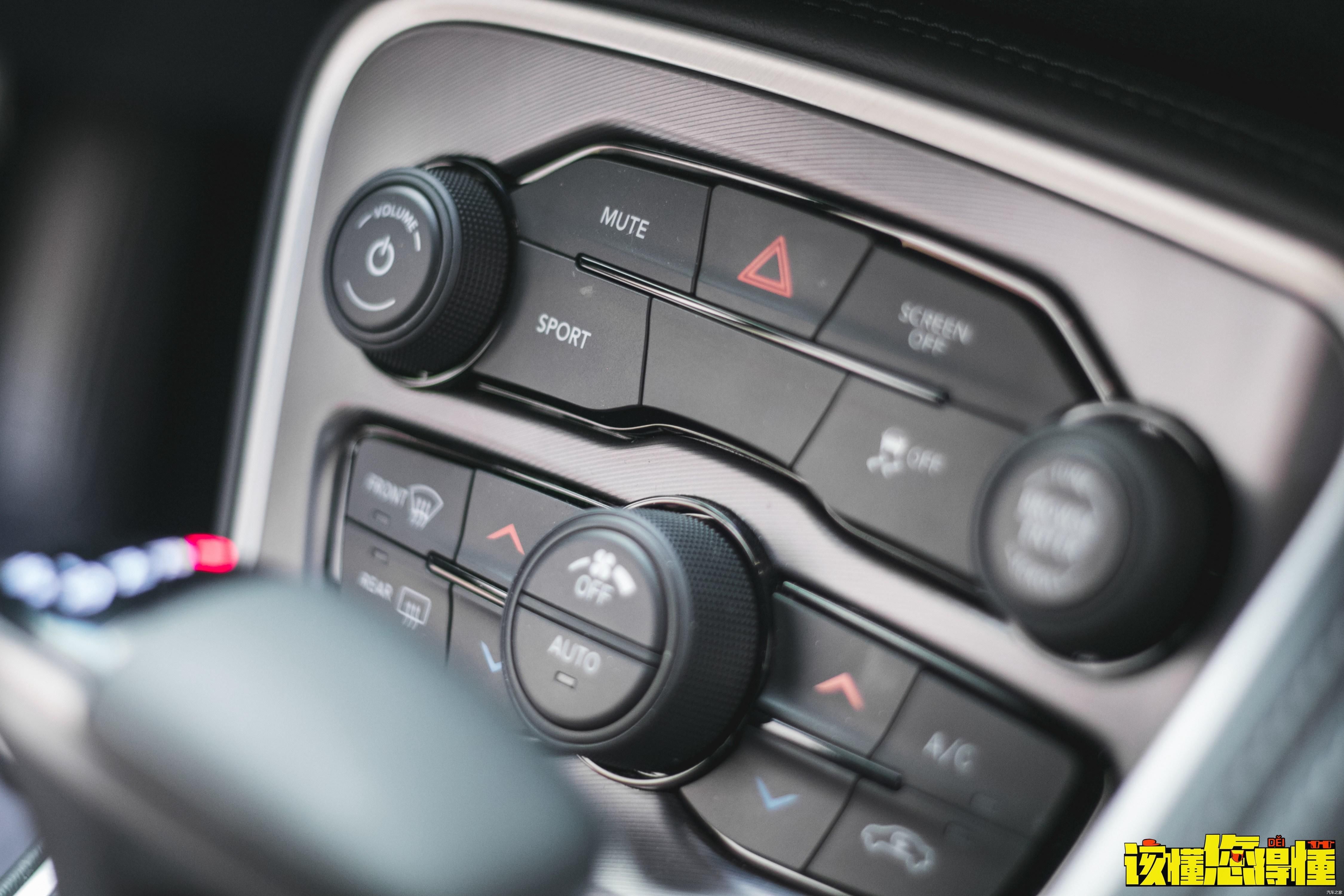 \＂i6\＂: \＂http://p6.qhimg.com/t012bb3c5bef69329c2.jpg?size=400x254\＂测评唐老大同款战车---道奇挑战者