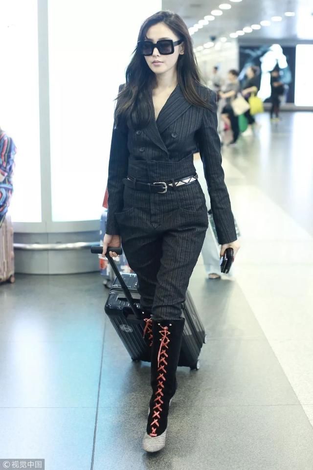 刚入秋就穿两件套？女明星们的穿搭果然超前啊！
