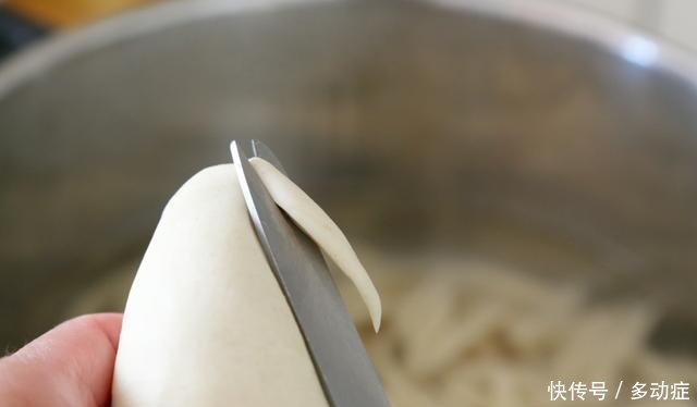  『加油』全国各地特色面来了，一起为武汉热干面加油！齐心一定能赢