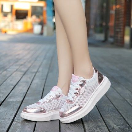 我就奇怪了，为什么女人都喜欢出小白鞋，看完才明白了