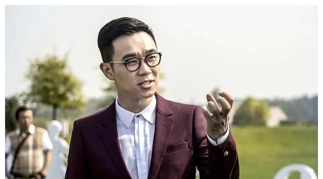  大鹏和柳岩@娱乐明星：10年前你第一个站我出来帮我，今天你是我唯一的女主角