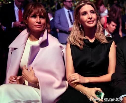 37岁的伊万卡：穿黑色紧身裙配大红唇，最后一张与继母同框完胜！