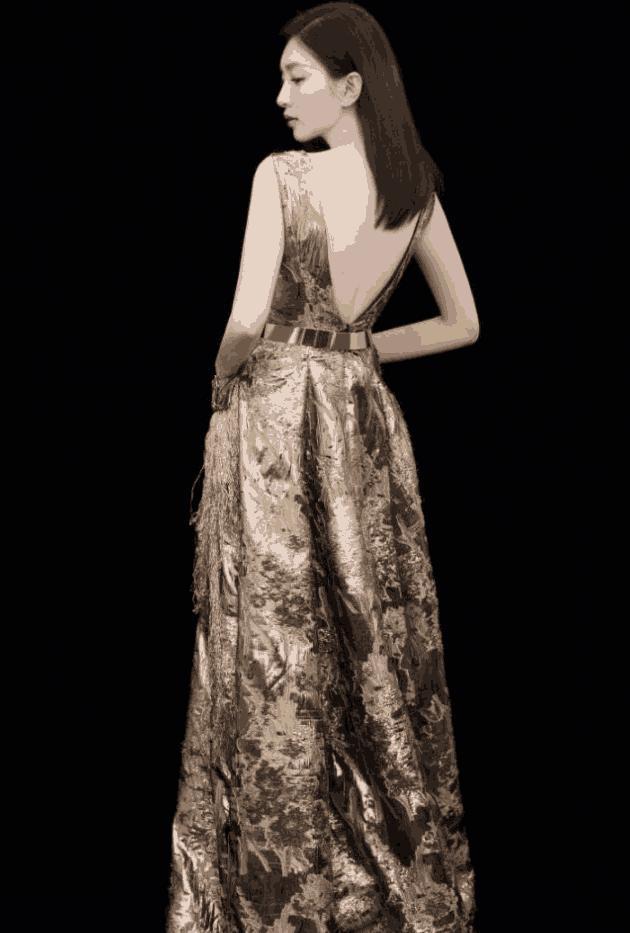 32岁江疏影“撞衫”30岁景甜赢了? 网友: 无法挽救她的“网红脸”