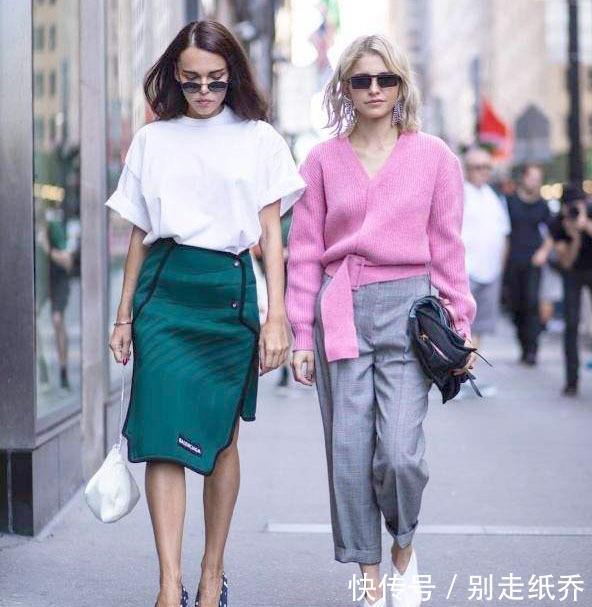  女人■黑白灰配色早被淘汰了，现流行“高级色”，60、70女人穿太显气质