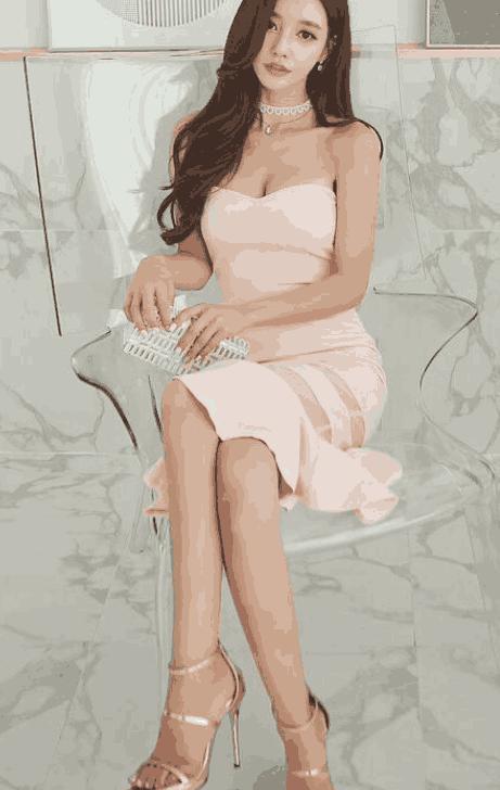 裙子会让你的美更出众, 优雅高挑, 倍显迷人的小蛮腰!