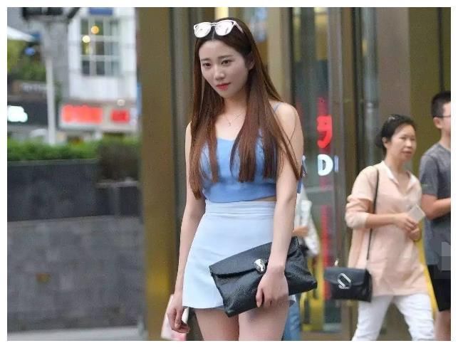 清凉一夏:夏日街拍清爽美女，时尚感能看爆你双眼饿死”鸡“